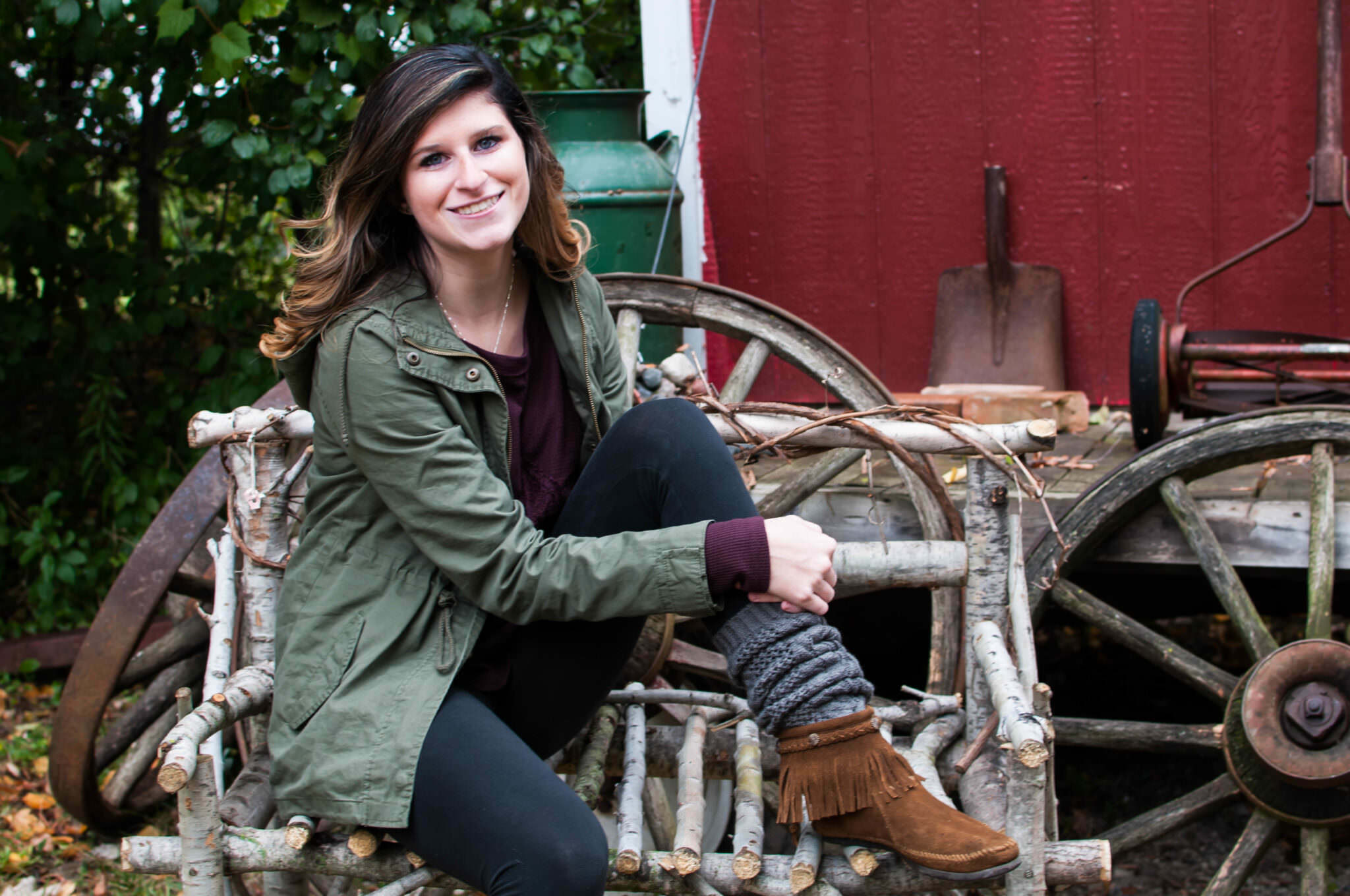 Girl with rustic background, South Lyon Senior Portraits
